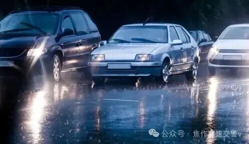 雨雪天駕駛注意事項(xiàng)_雨雪天安全行車技巧_出行提示