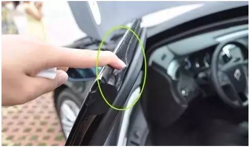 大風(fēng)天氣行車安全注意事項_大風(fēng)天氣車輛行駛技巧_出行提示