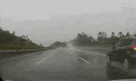出行提示_夏季雨天行車(chē)安全技巧_夏季高溫交通安全注意事項(xiàng)